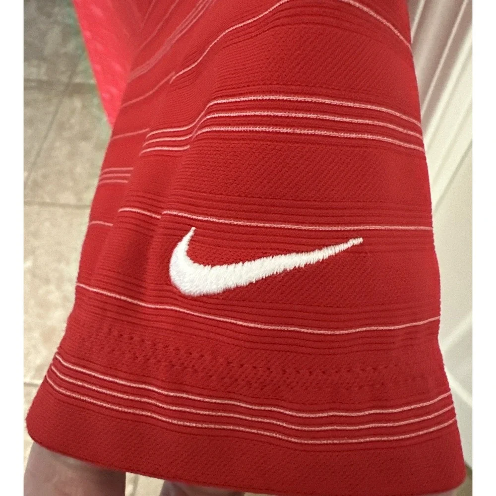 Nike great sleeve size